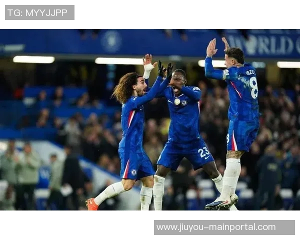 巴黎圣日耳曼惊险逆转里昂友谊赛补时绝杀引发全场狂欢