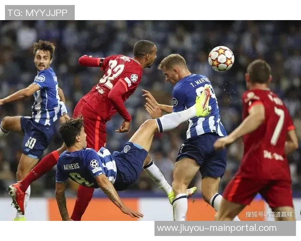 英超激战：波尔图逆转多特蒙德精彩瞬间引爆全场热情